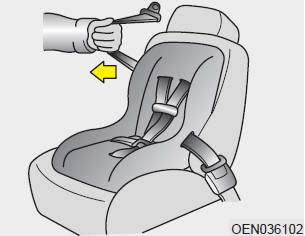 Kia Carnival: Using a child restraint system. 3. Pull the shoulder portion of the seat belt all the way out. When the shoulder